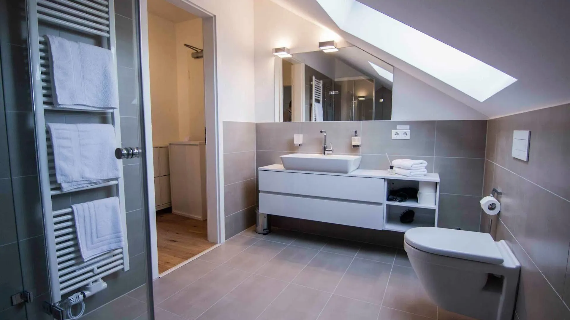 Aparthotel Helvetia Suites Dusseldorf